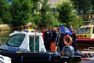 Wspólne szkolenie policjantów z OPP w Szczecinie i ratowników WOPR