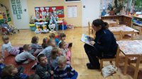 Policjanci ze Szczecinka włączyli się w promowanie literatury dziecięcej