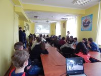 Uczniowie kaliskiego gimnazjum z wizytą w drawskiej komendzie